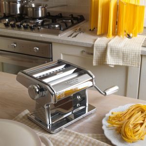 MACHINE A PATE 